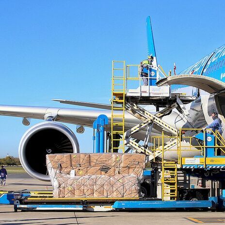 Despacho de carga en aeropuerto.